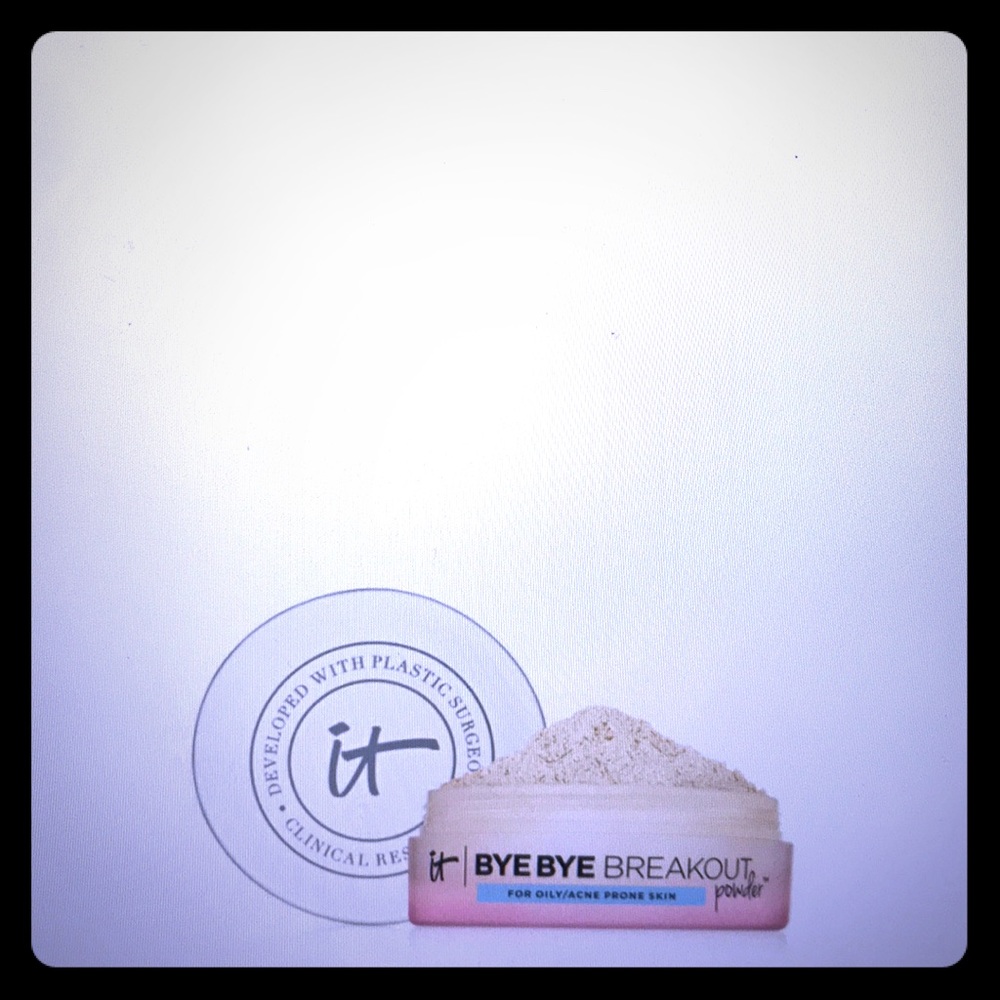 It Cosmetics| Light/Medium Bye Bye Breakout Powder
